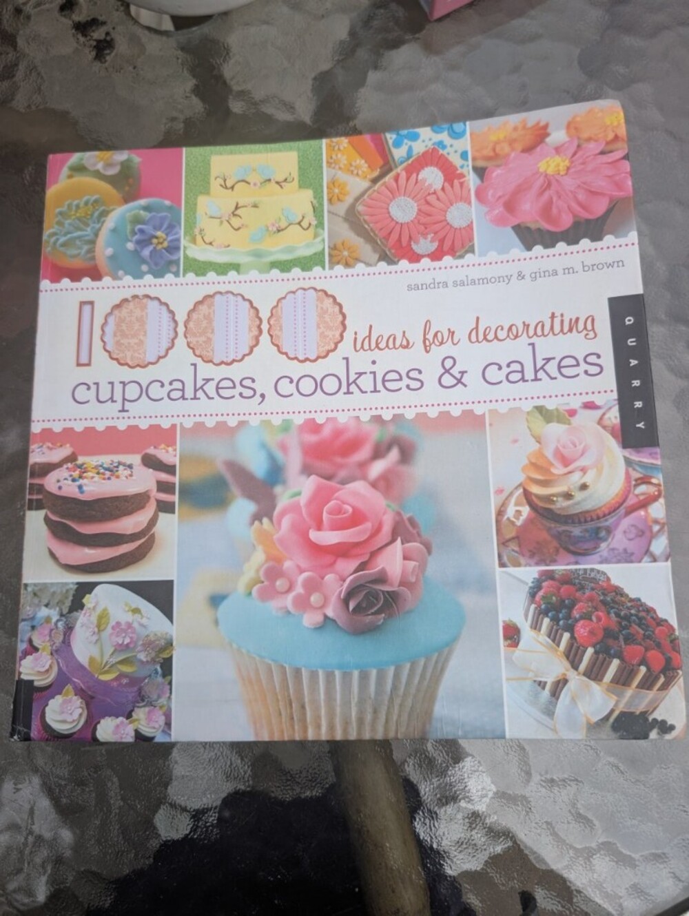 Cupcakes, Cookies & Cakes Decorating Ideas Book - Pink & Blue Cover